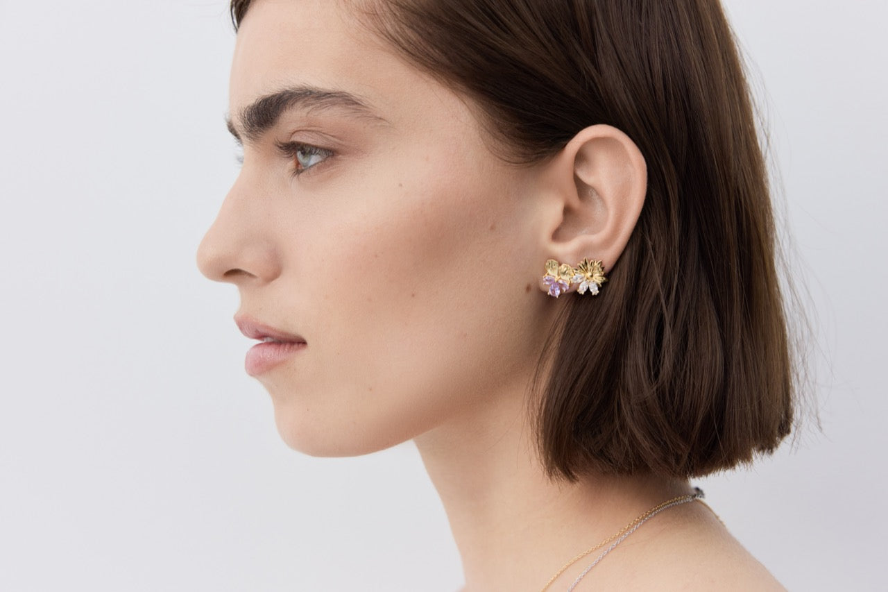 Gold Post Earrings With Daisies and White Stones | AYNF1031