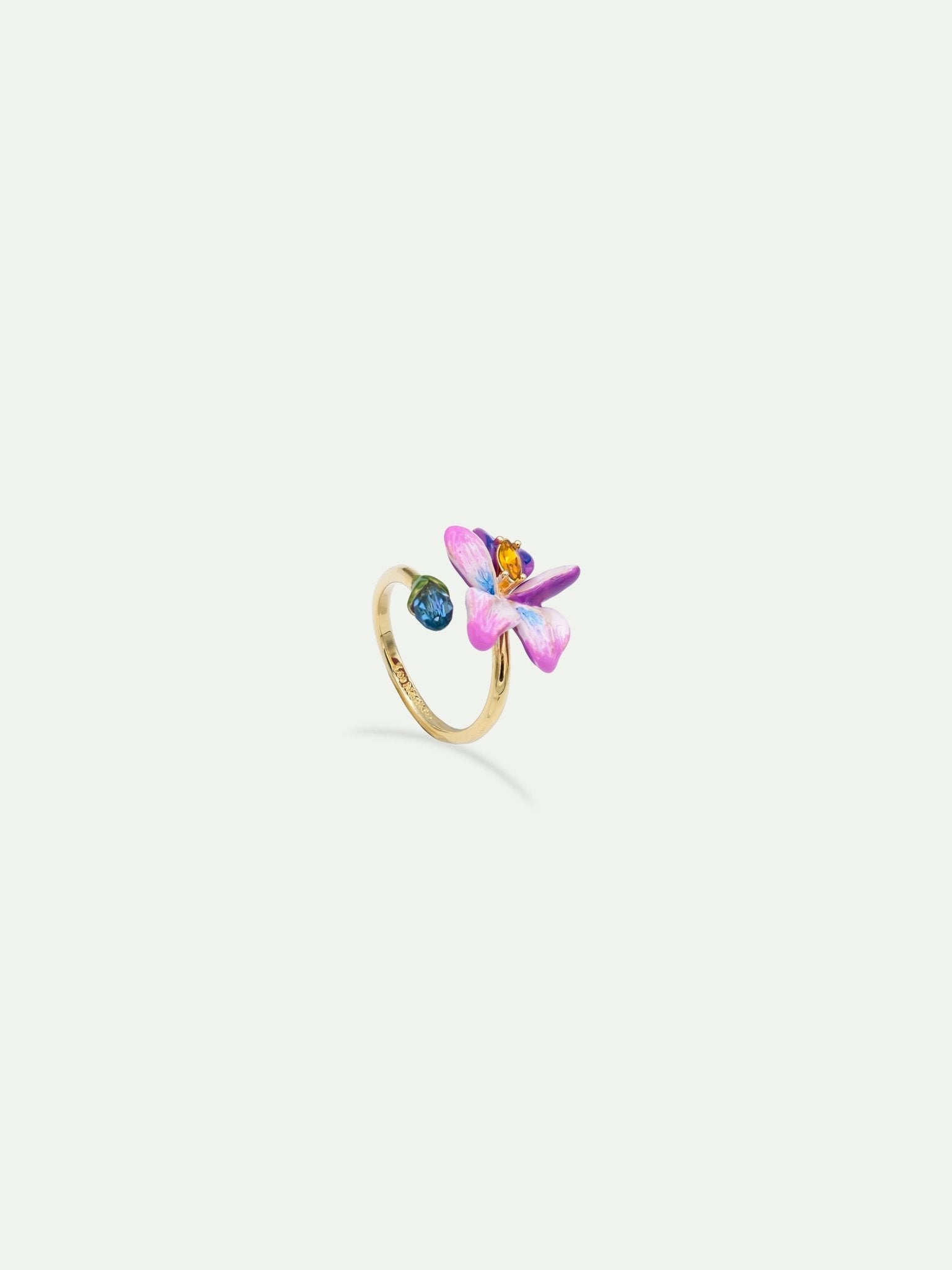 Adjustable ring with violet flower and blue cut stone | AVVE6021 - Les Nereides