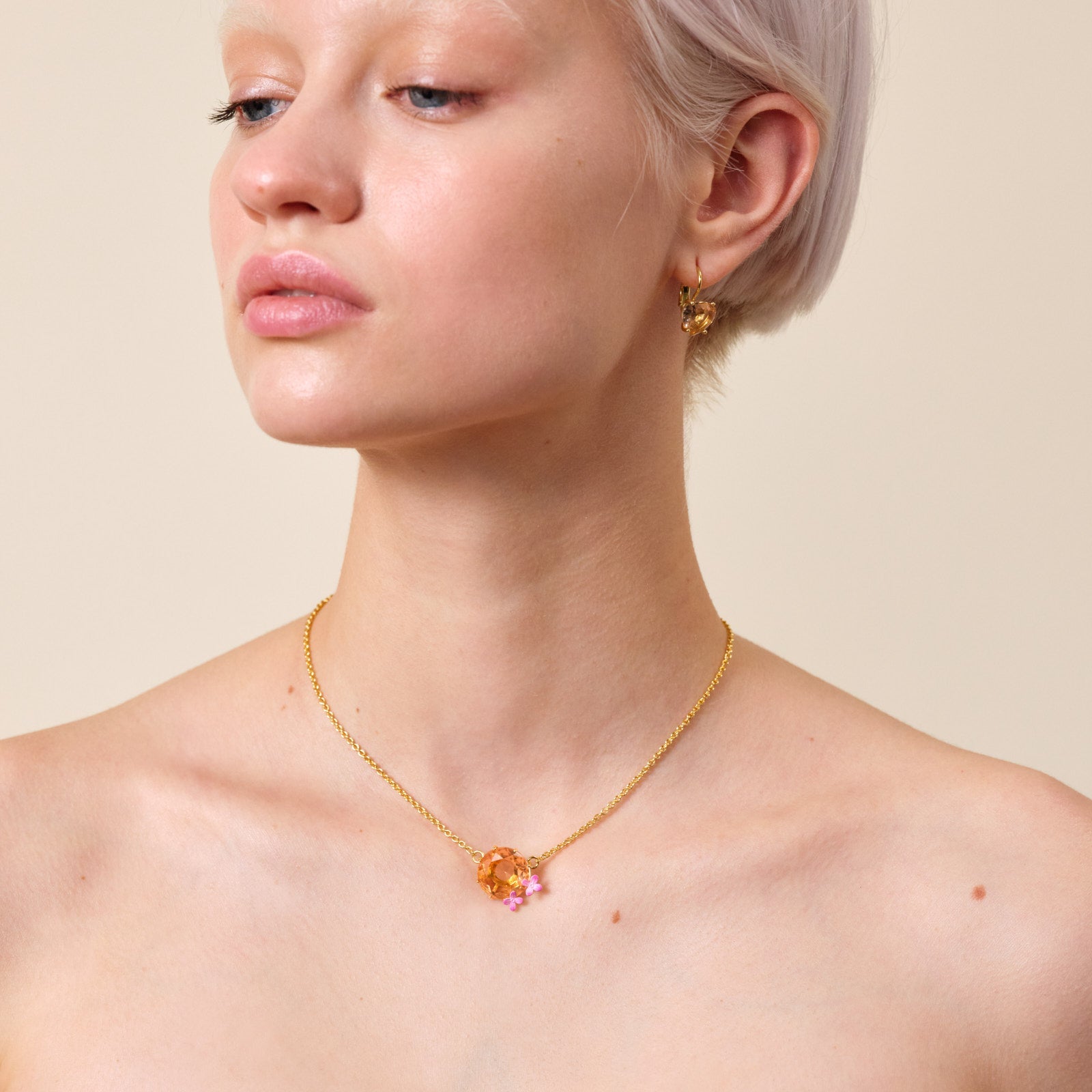 Apricot Pink Diamantine Flower And Round Stone Fine Necklace | ATLD3012 - Les Nereides
