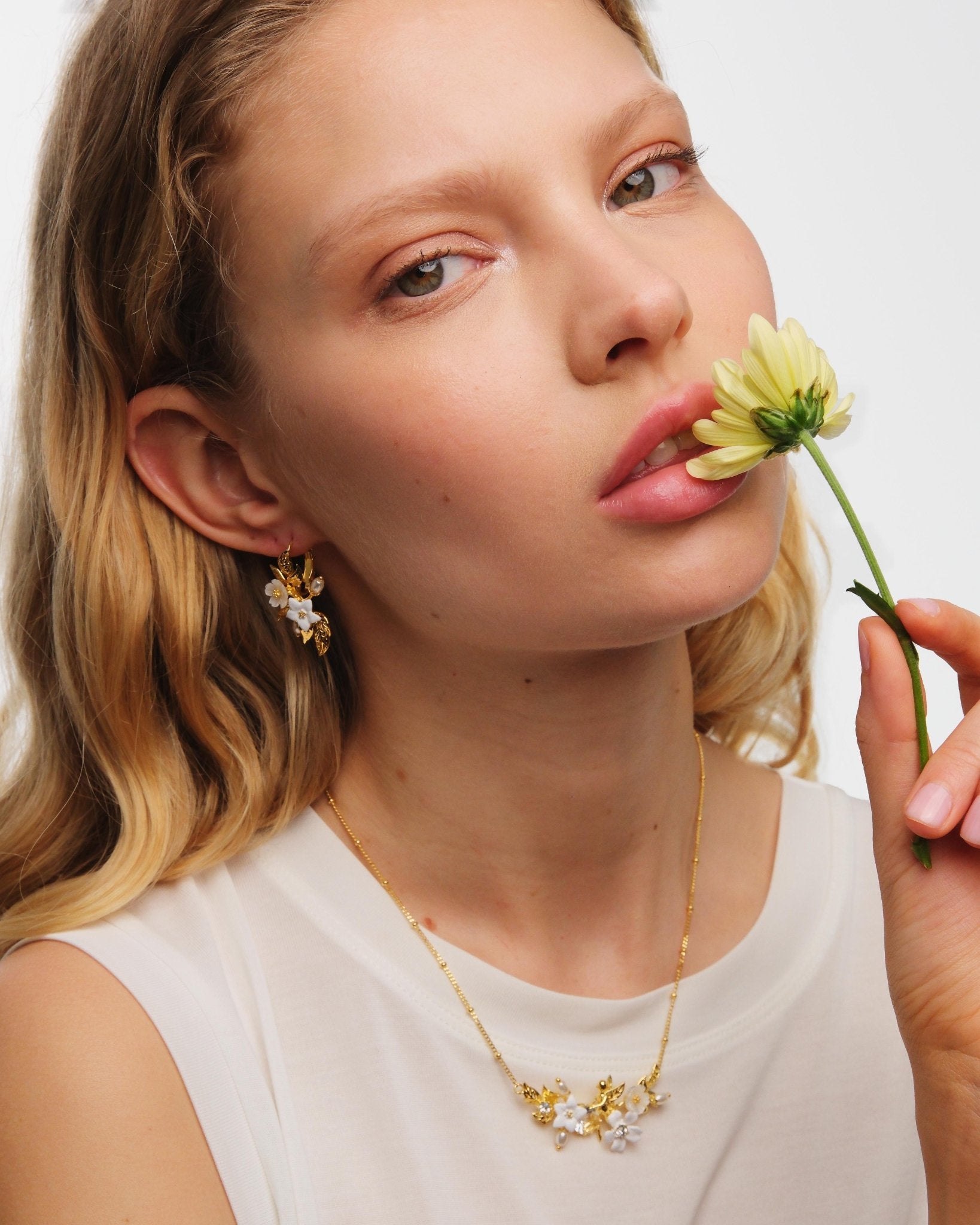 AUME306/1 White Jasmine, Faceted Crystal And Crystal Pearl Bead Statement Necklace | AUME3061 - Les Nereides