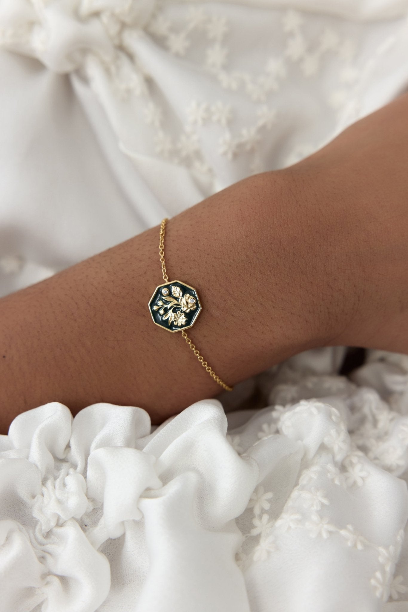 Black And Gold Peony Medallion Bracelet With Cultured Pearls | AYOP2031 - Les Nereides