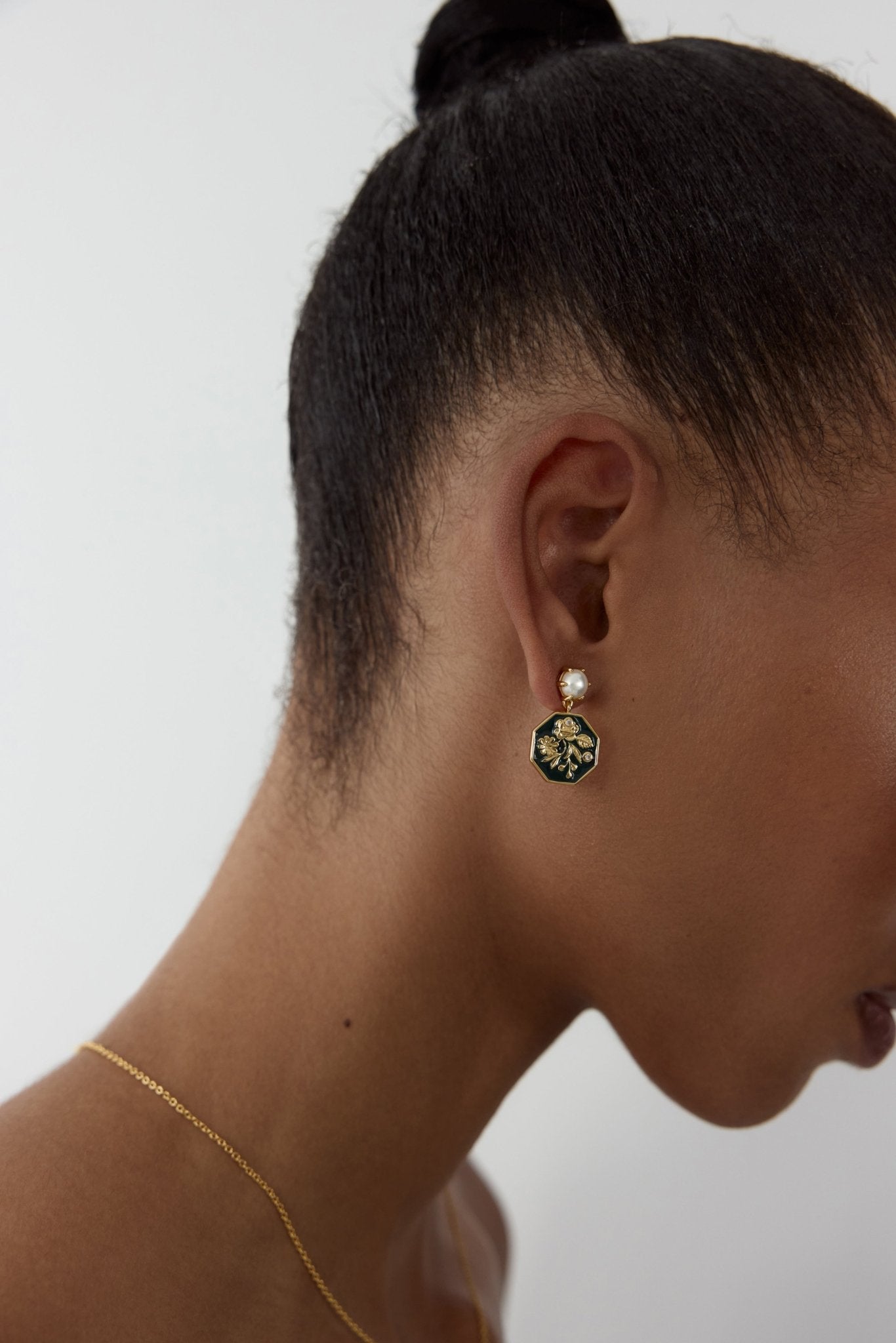 Black And Gold Peony Medallion Earrings With Cultured Pearls | AYOP1061 - Les Nereides