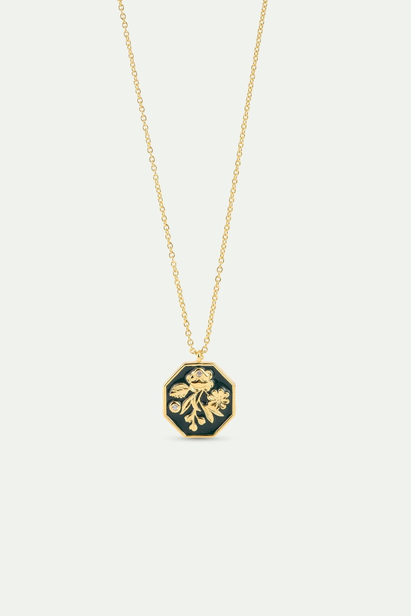 Black And Gold Peony Medallion Pendant Necklace With Cultured Pearls | AYOP3041 - Les Nereides