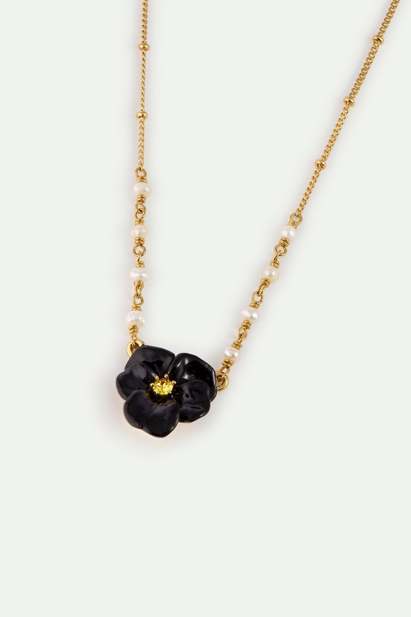 Black Pansy And Faceted Crystal Necklace | AYMP3081 - Les Nereides