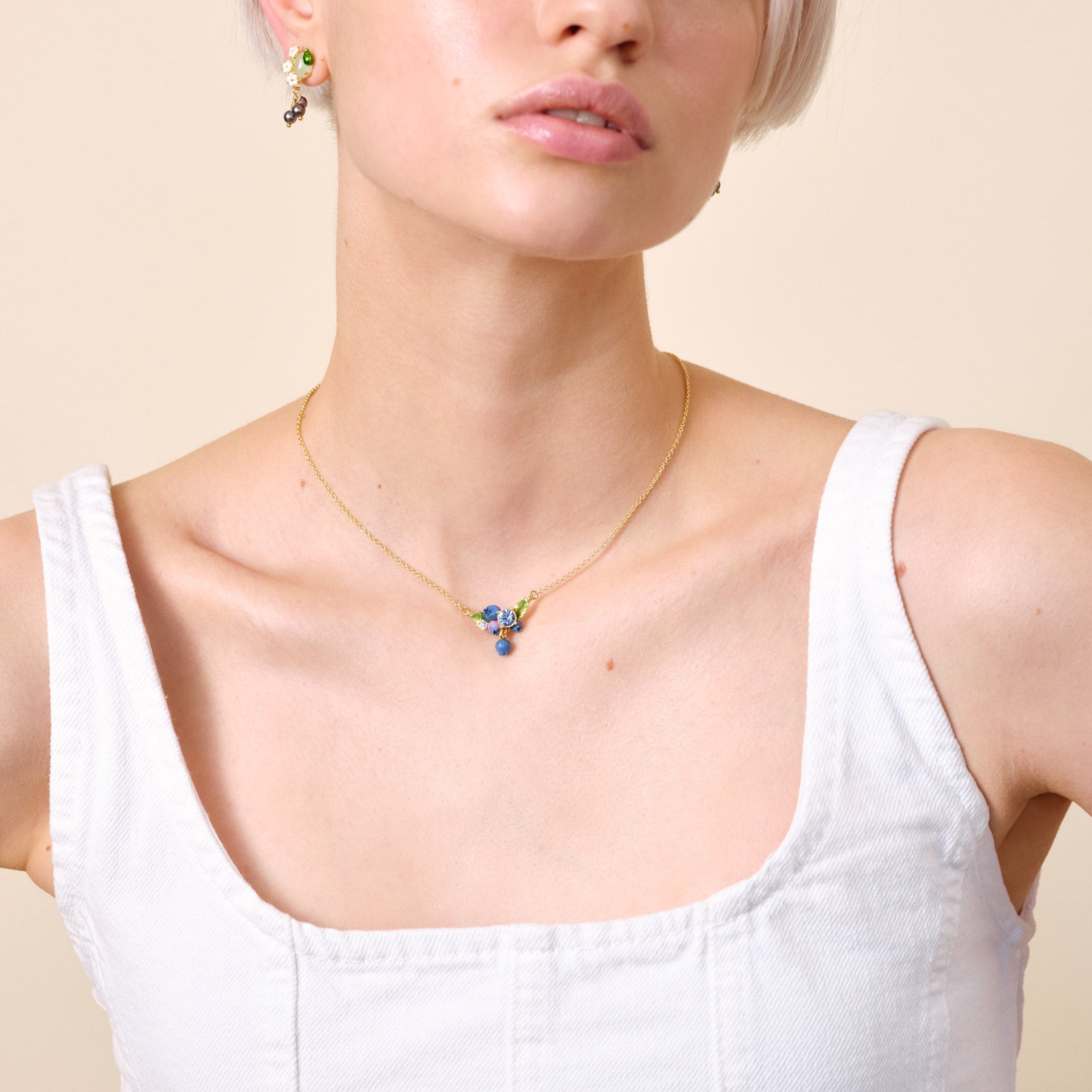 Blueberry And Round Cut Stone Statement Necklace | ATBG3051 - Les Nereides