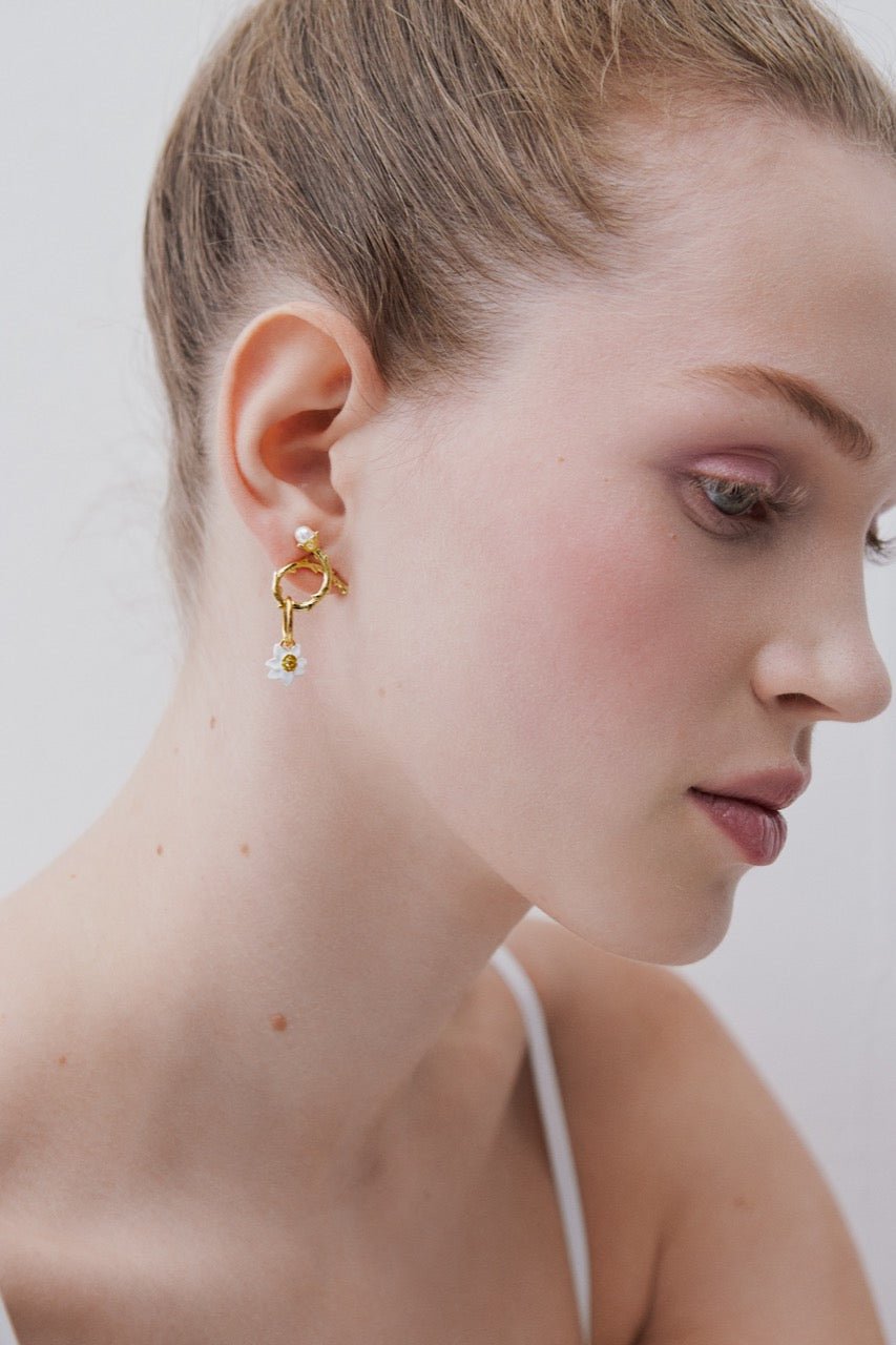 Daffodil Pendant, Excitement And Renewal | AWPE4031 - Les Nereides