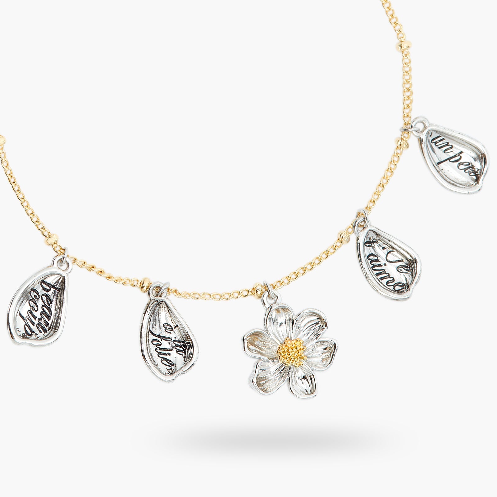 Daisy And Engraved Petal Fine Bracelet | ASAM2021 - Les Nereides
