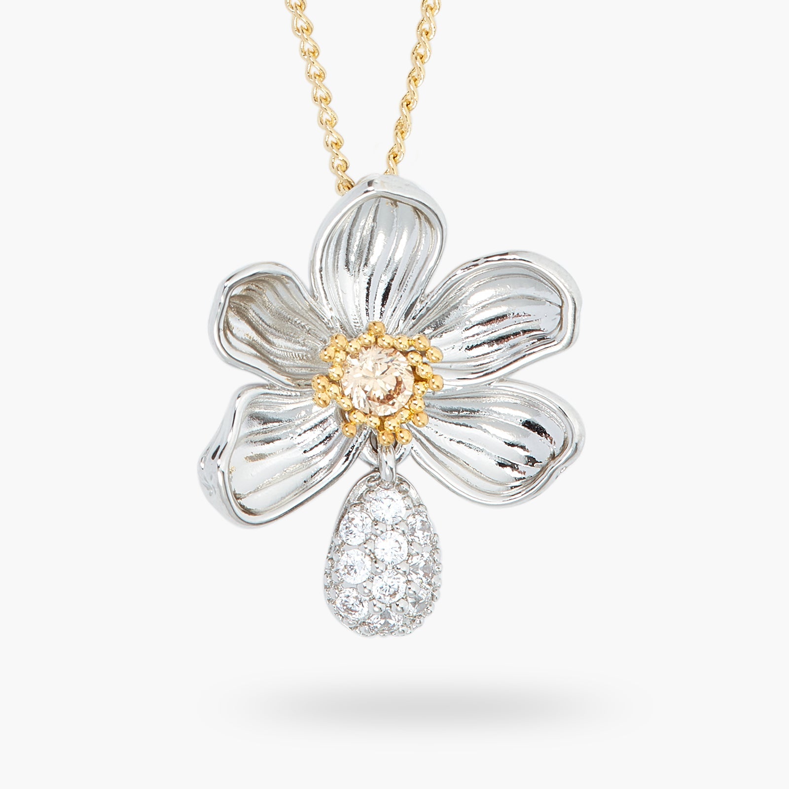 Daisy And Engraved Petal Pendant Necklace | ASAM3021 - Les Nereides