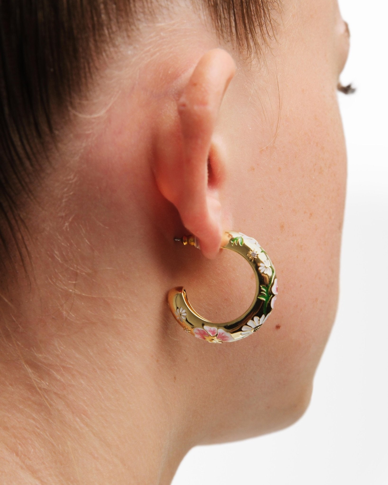 Daisy And Pansy Flower Hoop Earrings | AUPS1041 - Les Nereides
