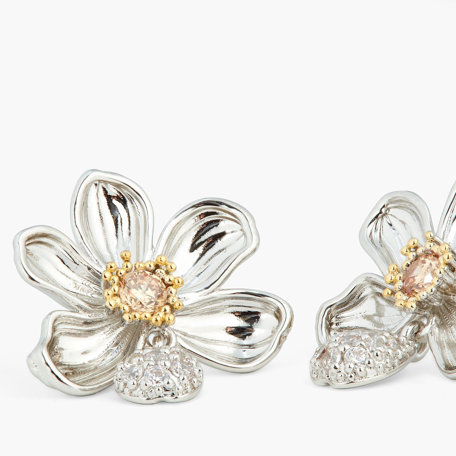 Daisy And White Crystal Studded Petal Earrings | ASAM1031 - Les Nereides