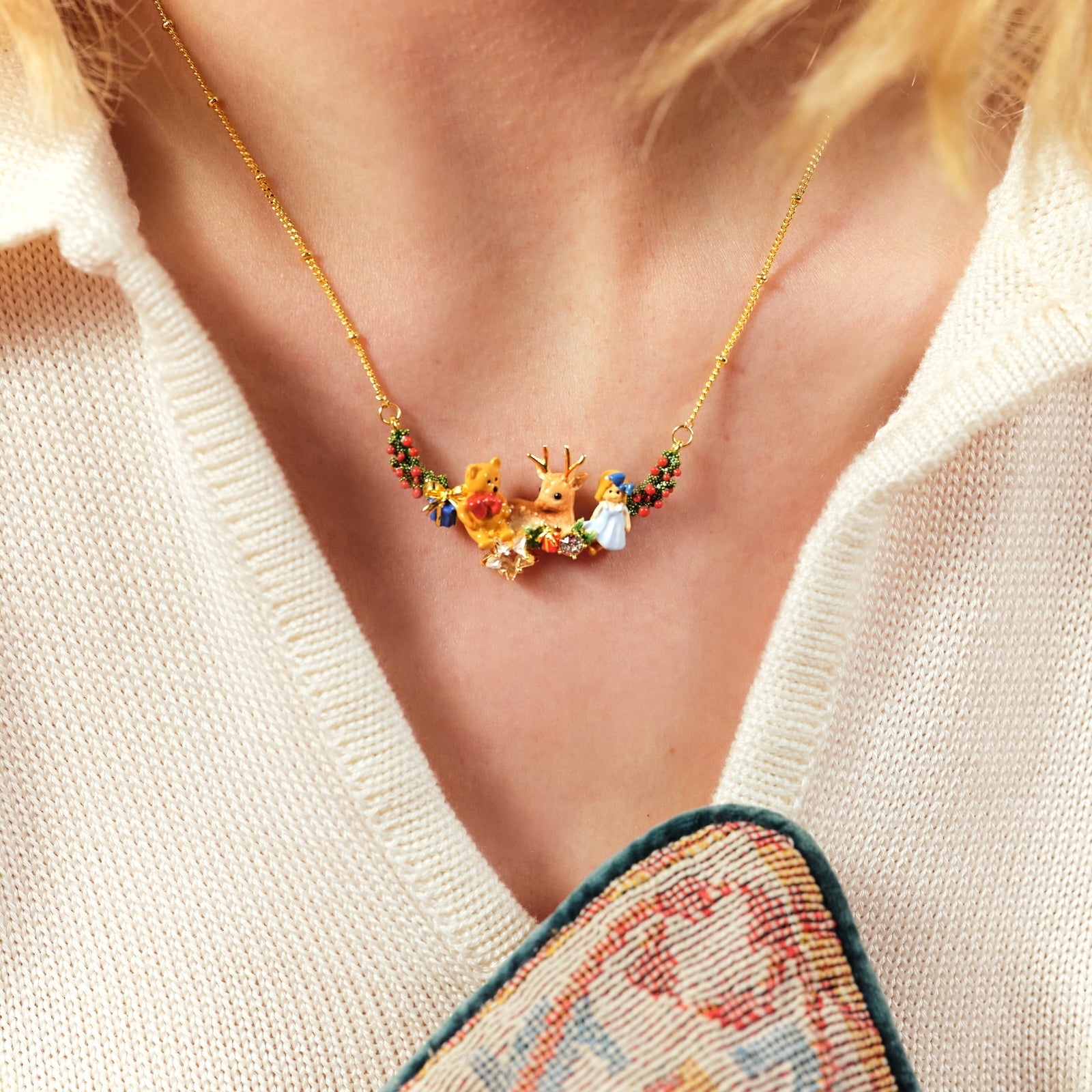 Fawn And Christmas Gift Statement Necklace | ASPS3011 - Les Nereides