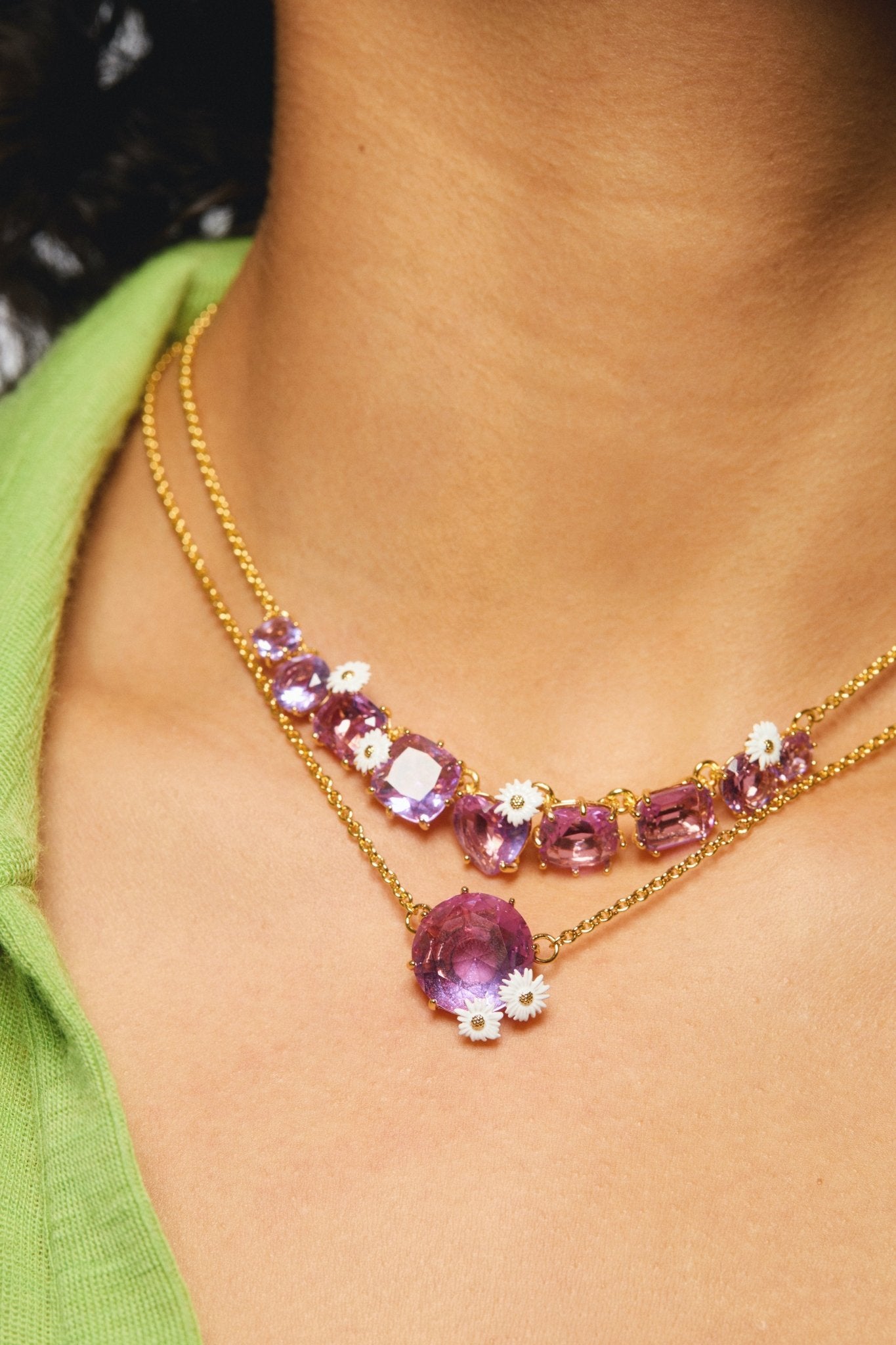 Fine lavender Diamantine round stone necklace with daisies | AVLD3012 - Les Nereides