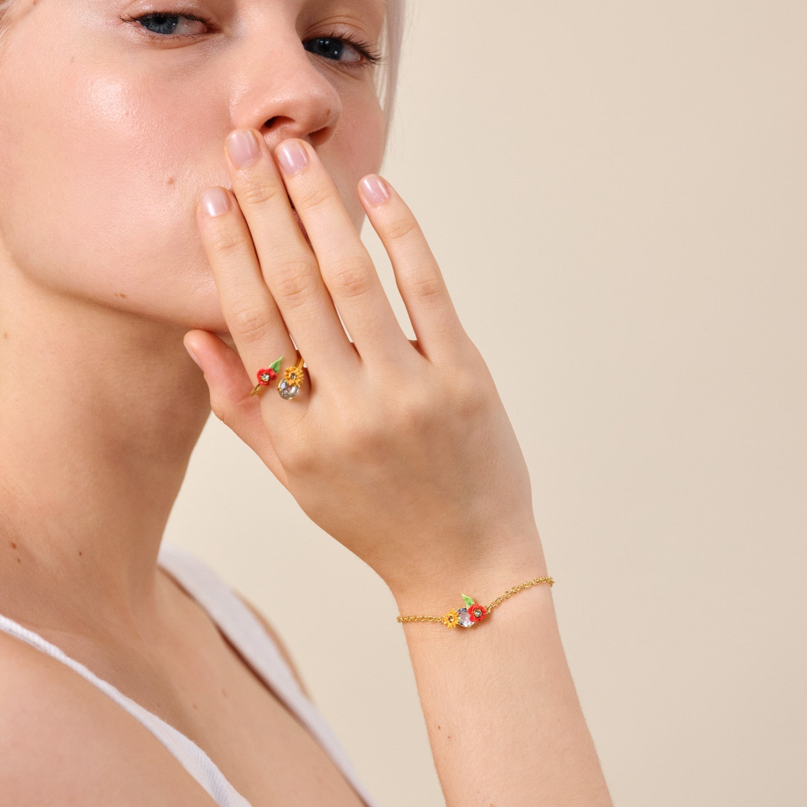Fine Poppy, Sunflower And Blue Cut Crystal Stone Bracelet | ATPO2021 - Les Nereides