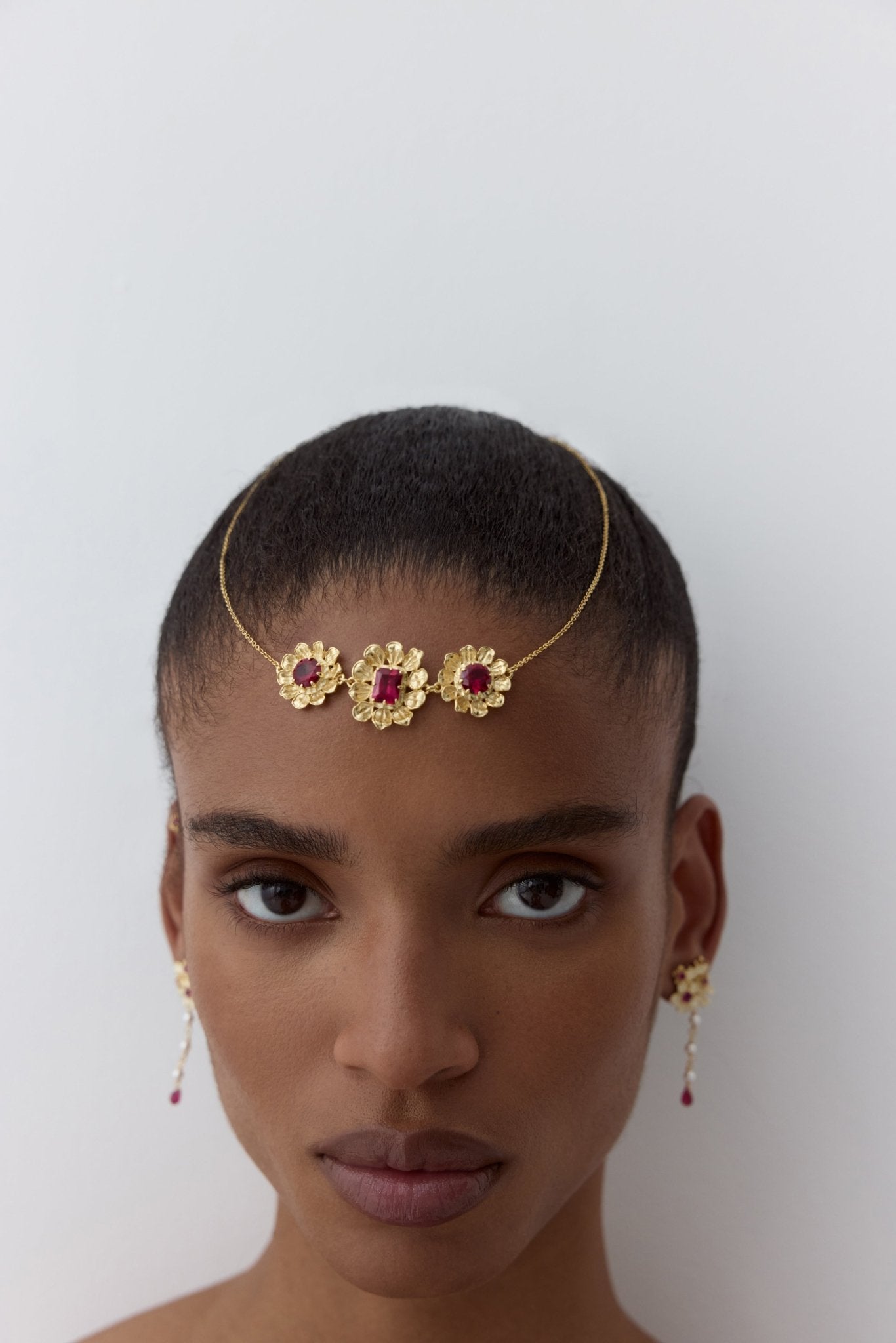 Gold Anemone Statement Necklace With Pink Stones | AYOP3011 - Les Nereides