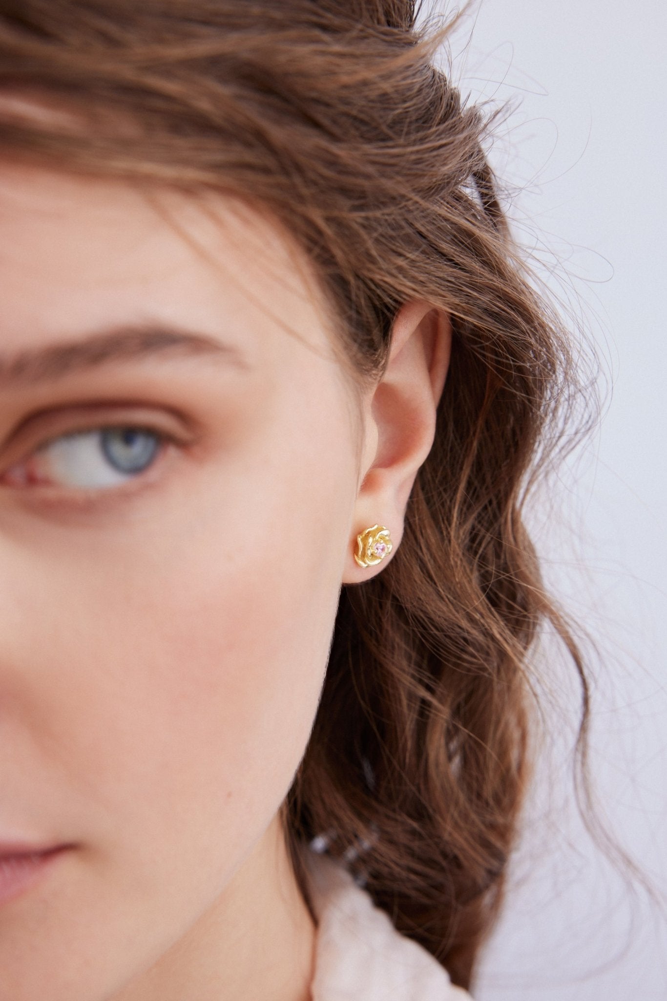 Gold Mona Lisa Rose And Pink Crystal Earrings | AXRF1021 - Les Nereides