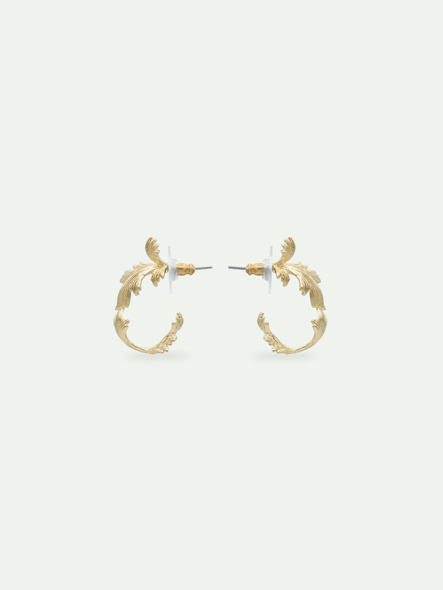 Gold - plated acanthus leaf hoop earrings | AVVE1041 - Les Nereides