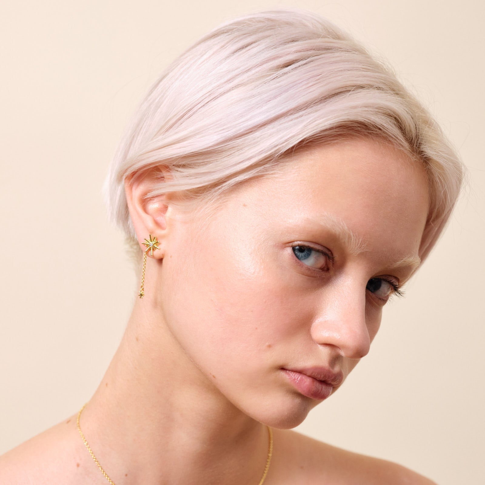 Gold Stars And White Stone Dangling Earrings | ATET1031 - Les Nereides