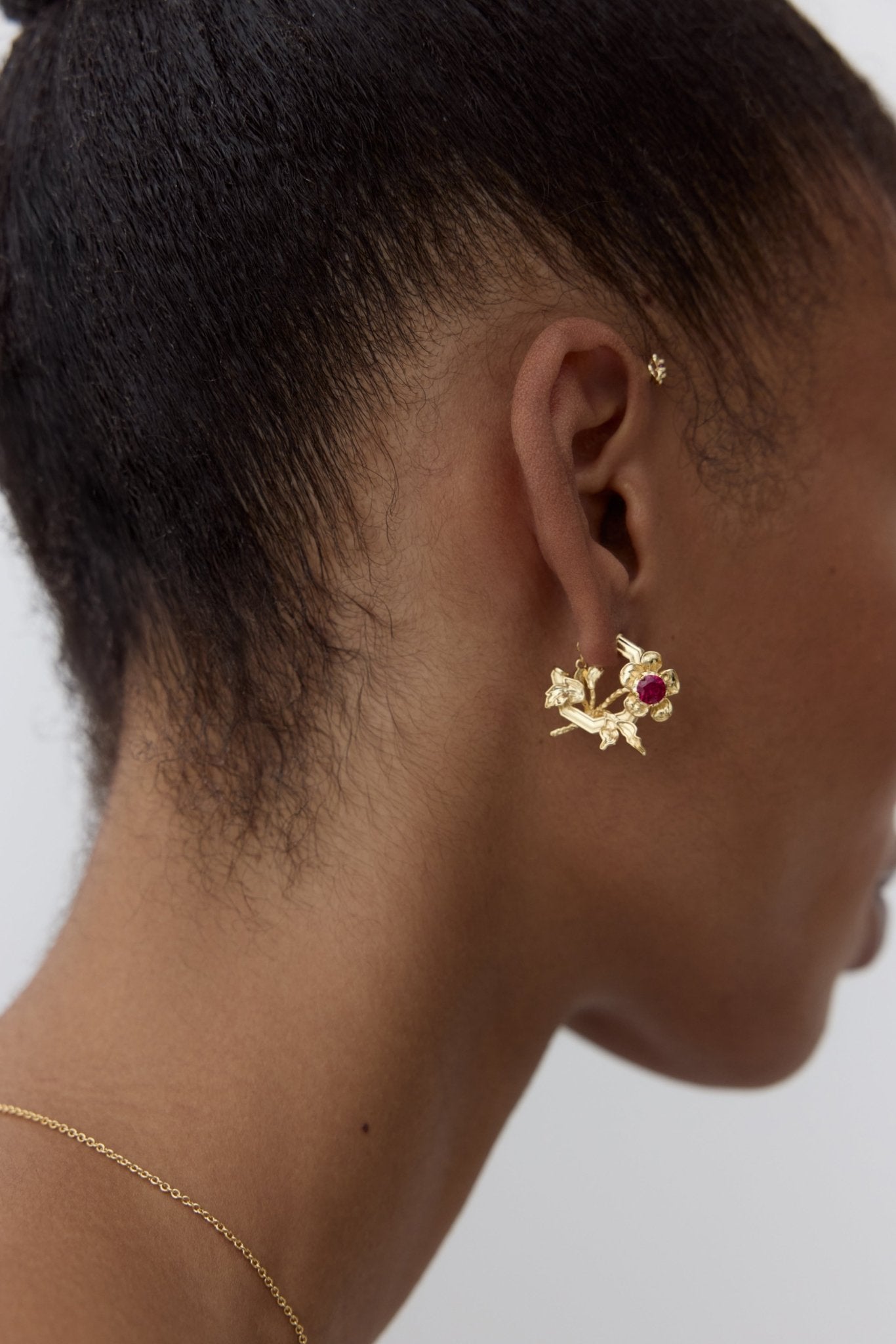 Golden Anemone And Pink Crystal Earrings | AYOP1031 - Les Nereides