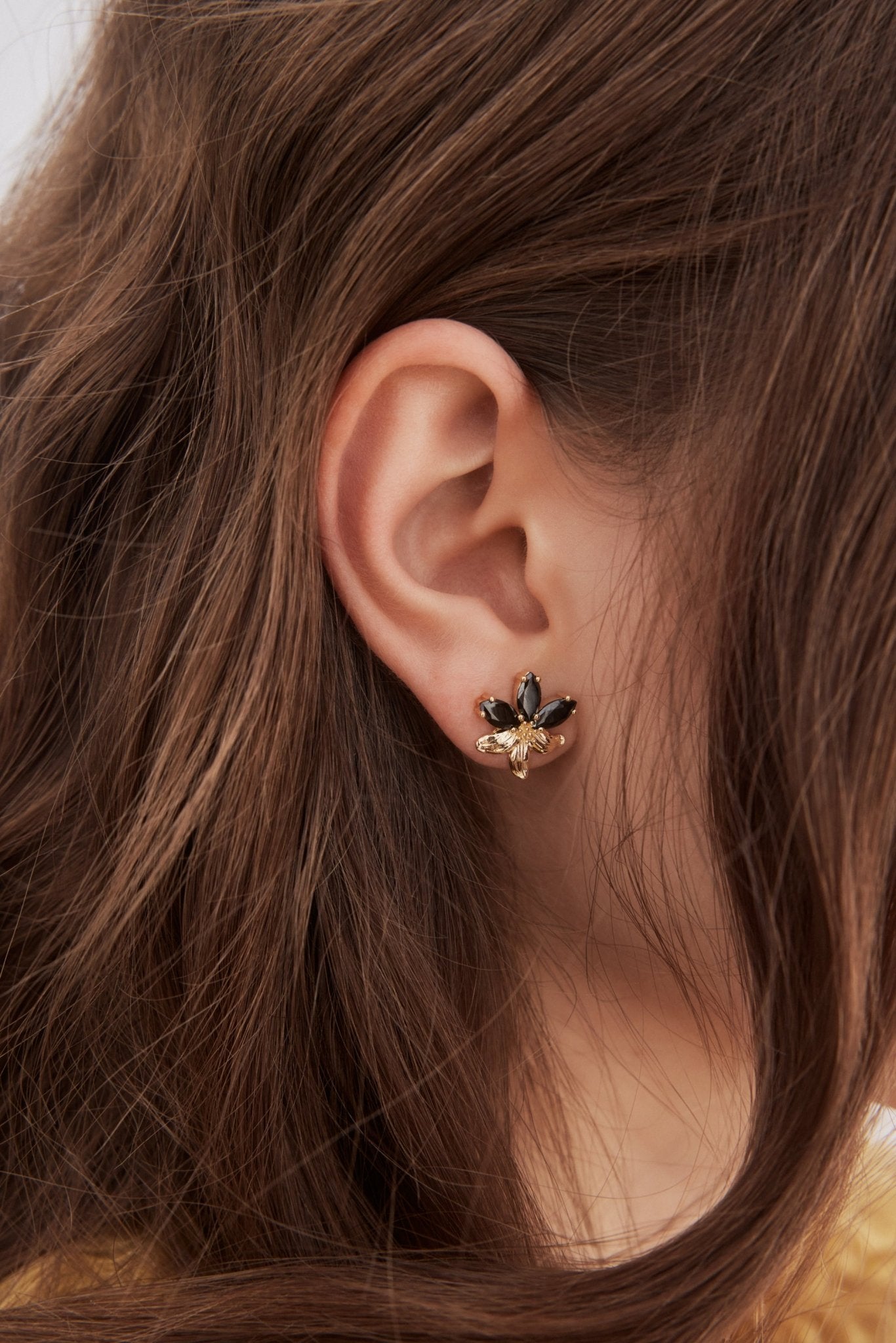 Golden Lily And Black Stone Post Earrings | AXNF1071 - Les Nereides