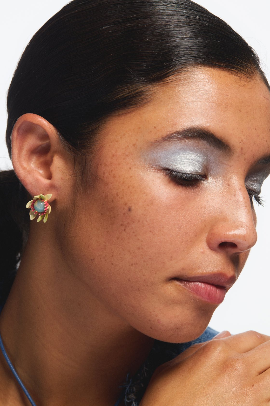 Large magnolia flower and blue cabochon earrings | AVFA1061 - Les Nereides