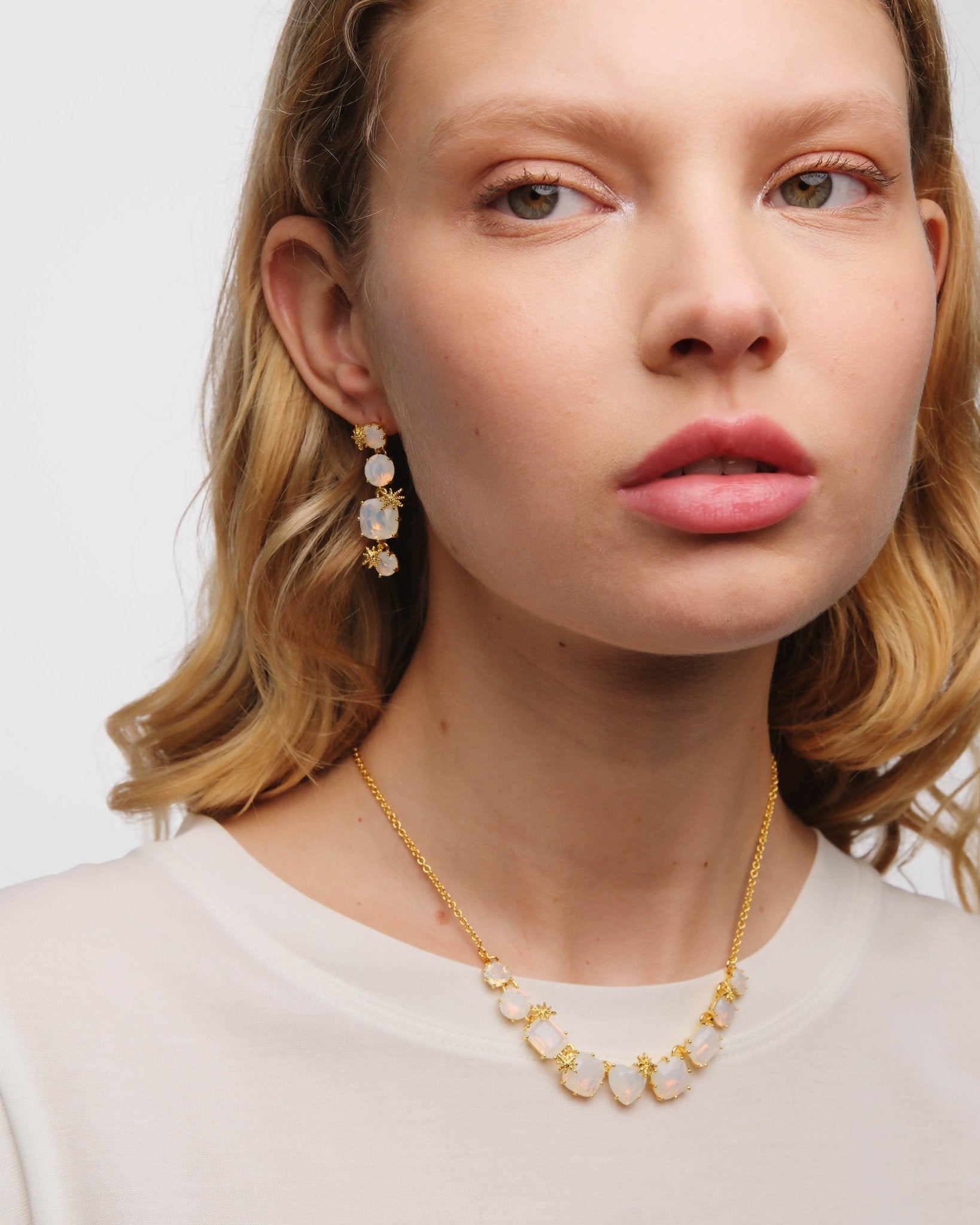 Opalescent White Diamantine Thin Necklace With Nine Stones And Fine Stars | AULD3182 - Les Nereides