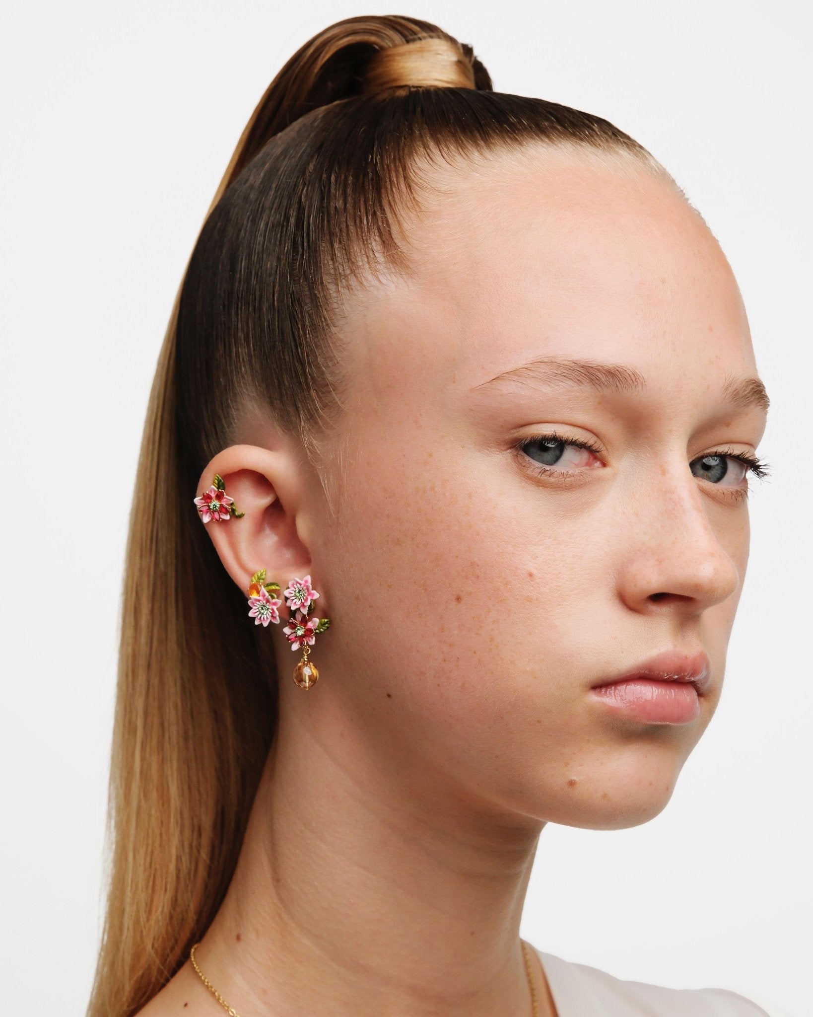Passion Flower And Crystal Bead Earrings | AUVI1011 - Les Nereides