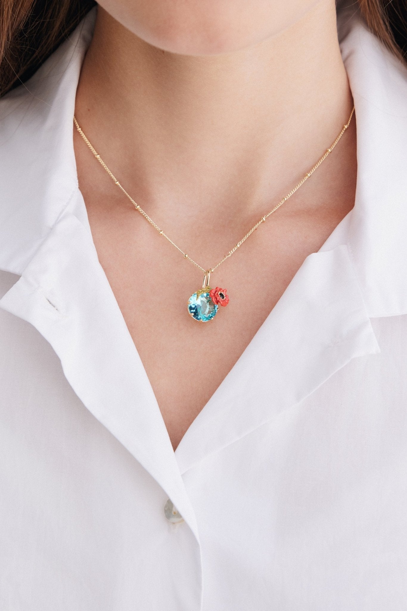 Pendant Necklace With Round Blue Stone And Poppie | AXOC3021 - Les Nereides