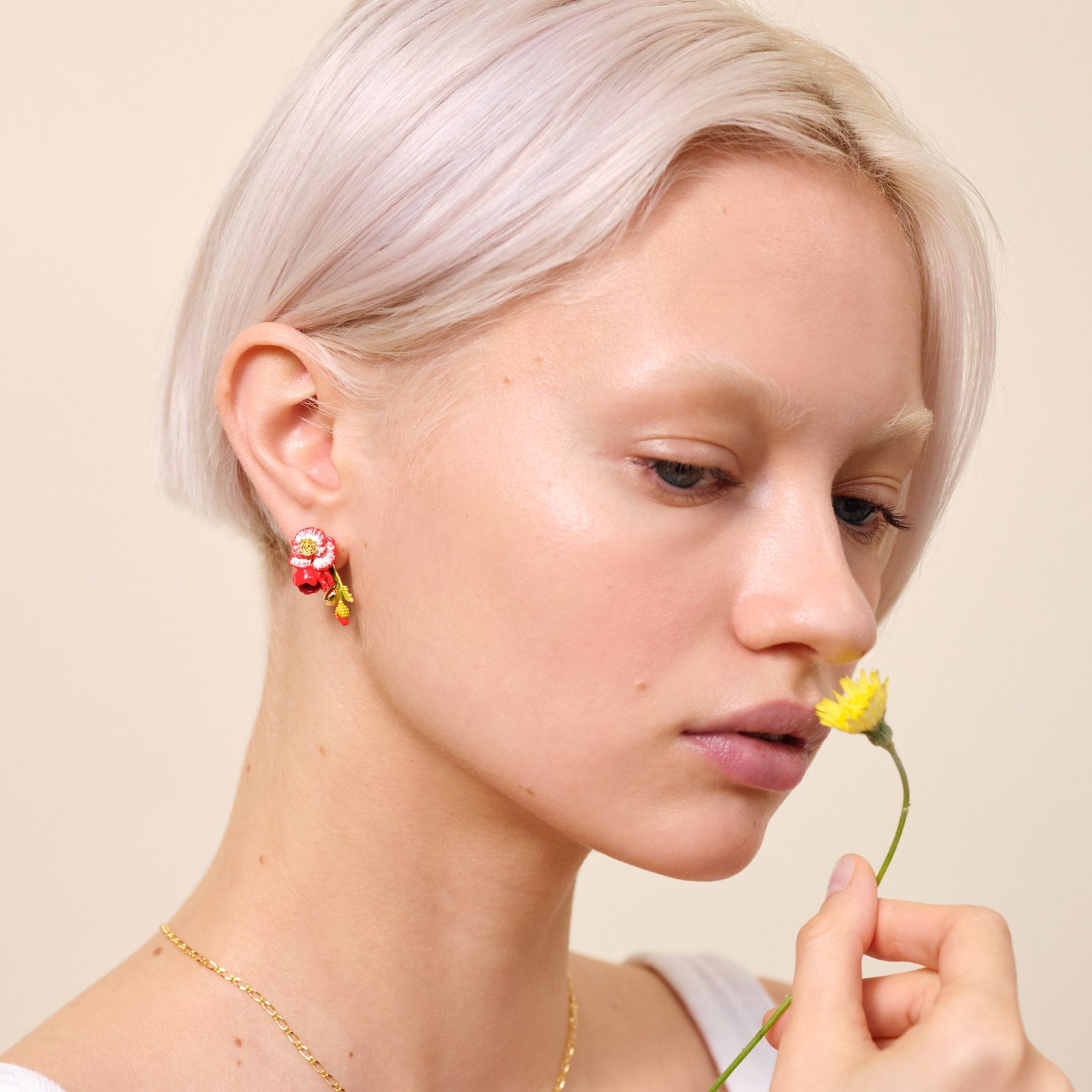 Poppy And Golden Bead Earrings | ATPO1061 - Les Nereides