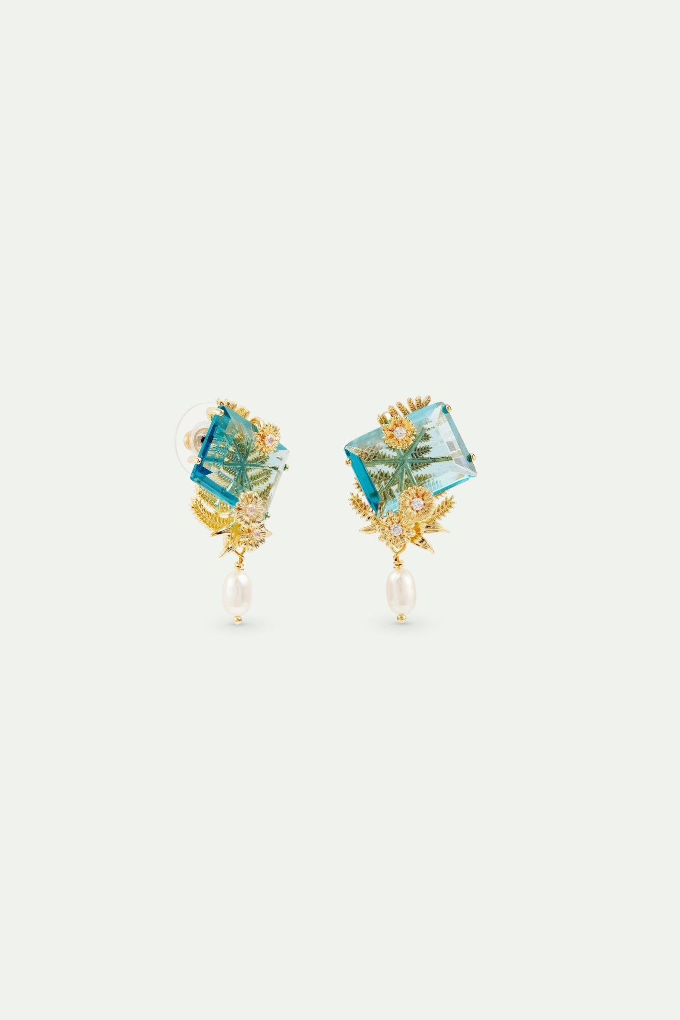 Sleeper earrings with blue cut stone, golden flowers and cultured pearl | AVNF1121 - Les Nereides