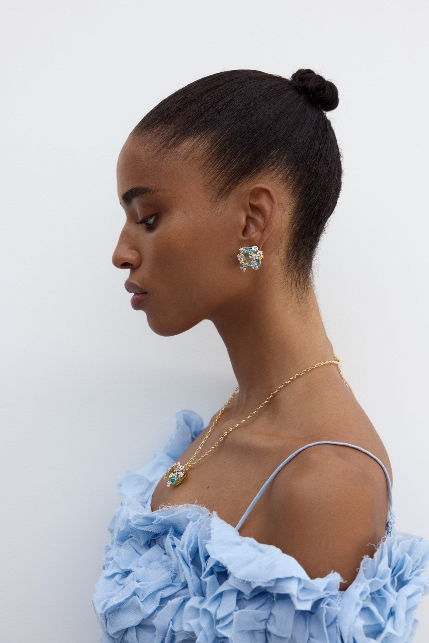 Square Blue Faceted Stone Earrings With White And Pink Hawthorn And A Butterfly | AYDF1041 - Les Nereides