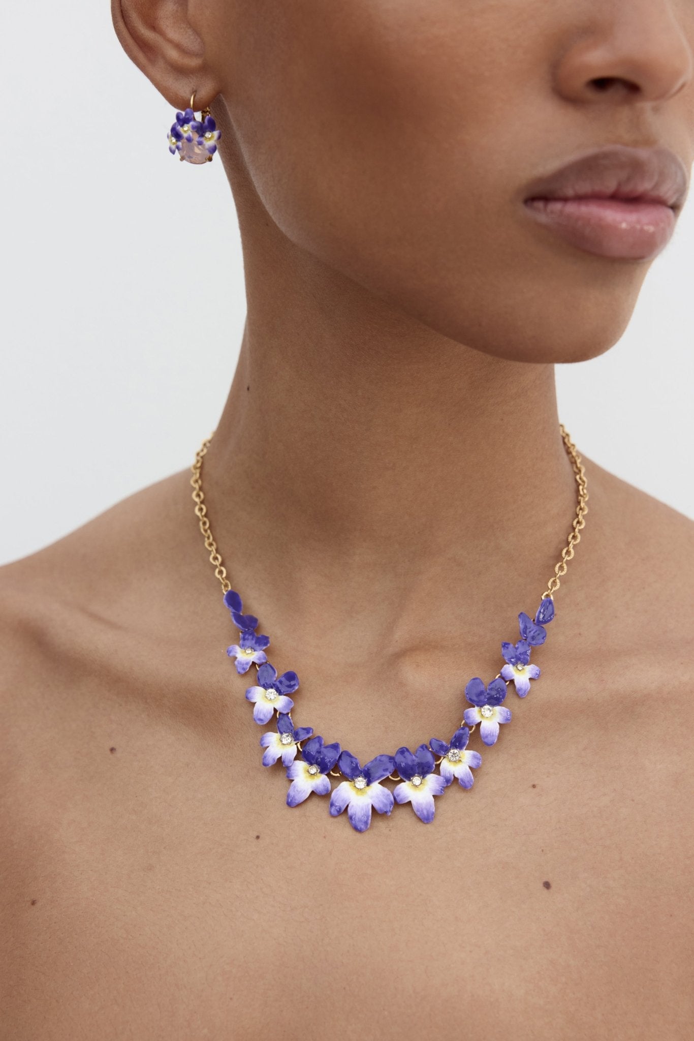 Violets And Faceted Crystal Statement Necklace | AYCV3011 - Les Nereides