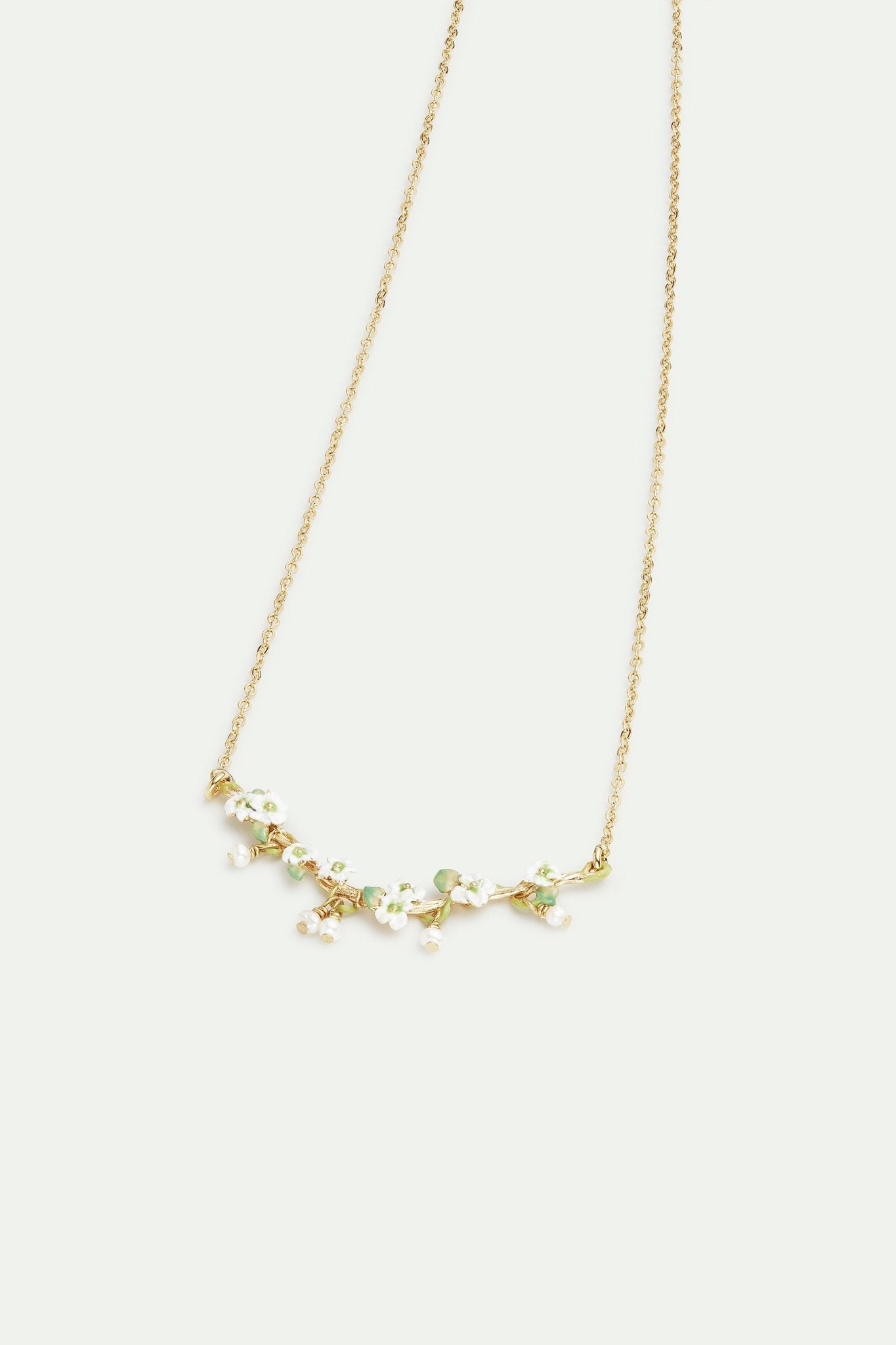 White hollyhocks and mother of pearl beads gold - plated statement necklace | AVJH3051 - Les Nereides