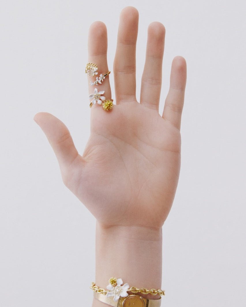 White Wisteria, Laurel And Faceted Stone Adjustable Ring | AWNF6021 - Les Nereides