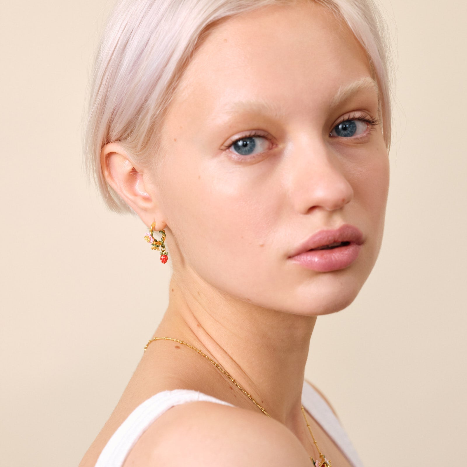 Wild Strawberry Hoop Earrings | ATBG1031 - Les Nereides