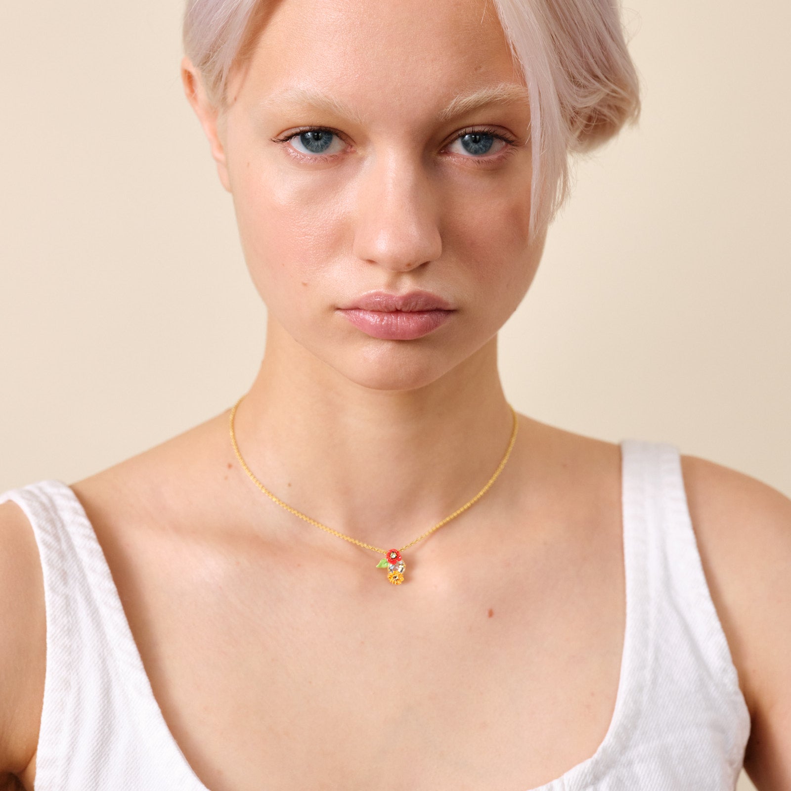Wildflower And Round Stone Pendant Necklace | ATPO3031 - Les Nereides