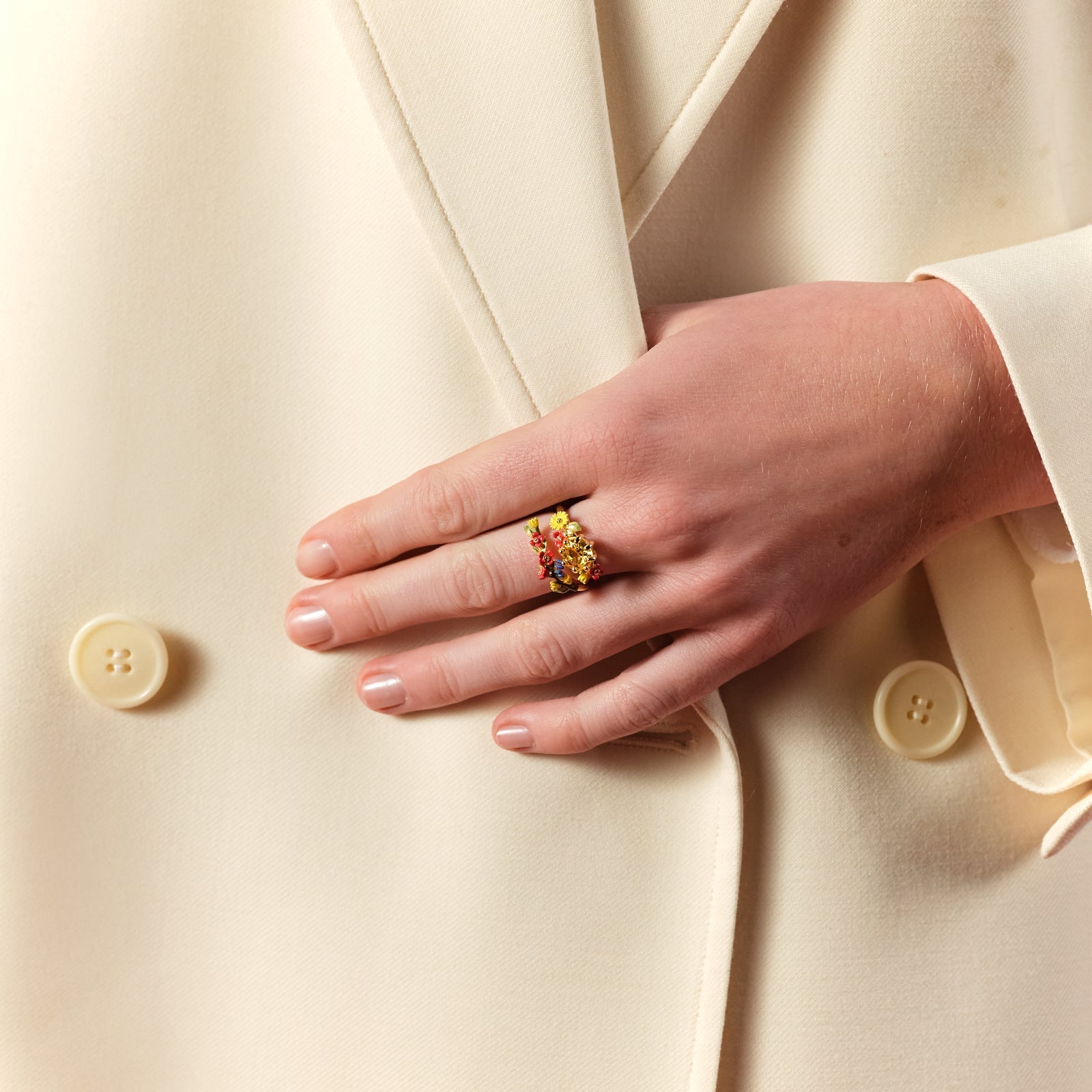 Autumn Flower And Round Stone Adjustable Ring | ASLE6051 - Les Nereides