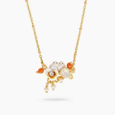 Couple of long - tailed titmice and white pansy statement necklace | AQLA3041 - Les Nereides