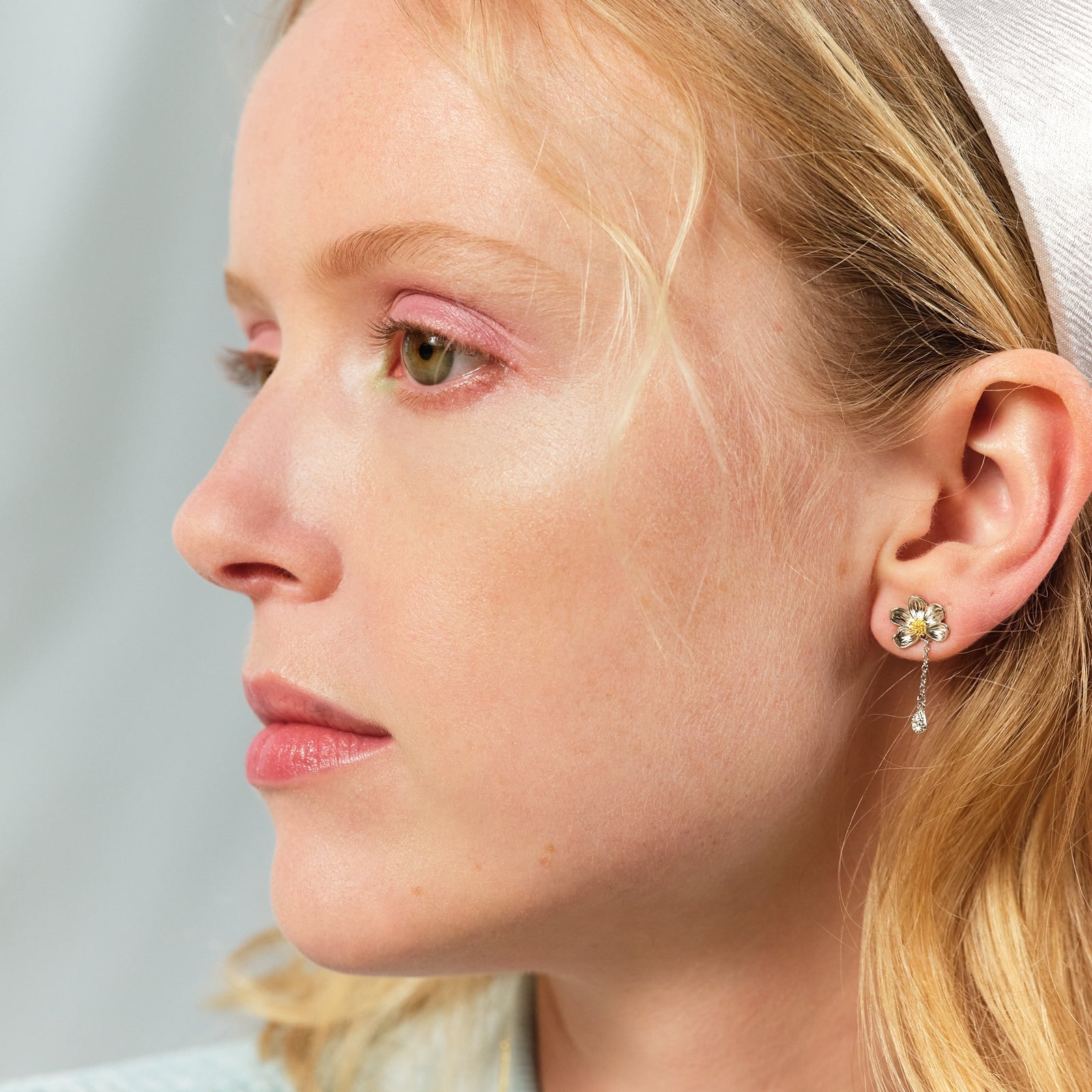 Dazzling Petal Drop Earrings | ASAM1041 - Les Nereides