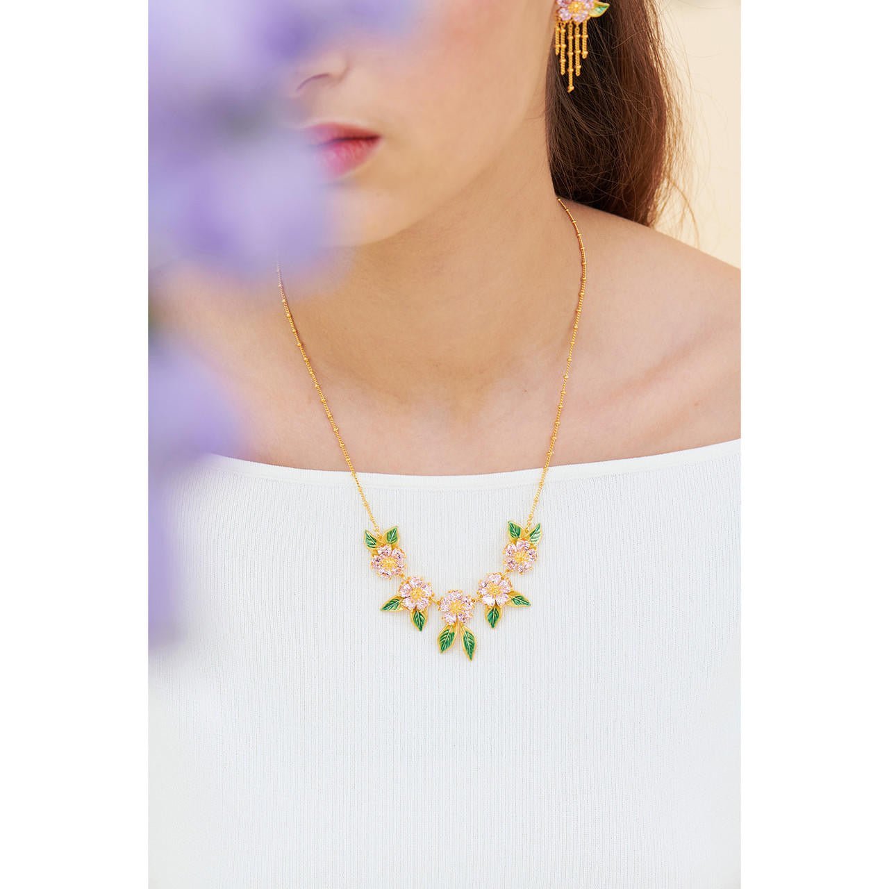 Foliage And Heart Flower Petals Statement Necklace | ANHA3061 - Les Nereides