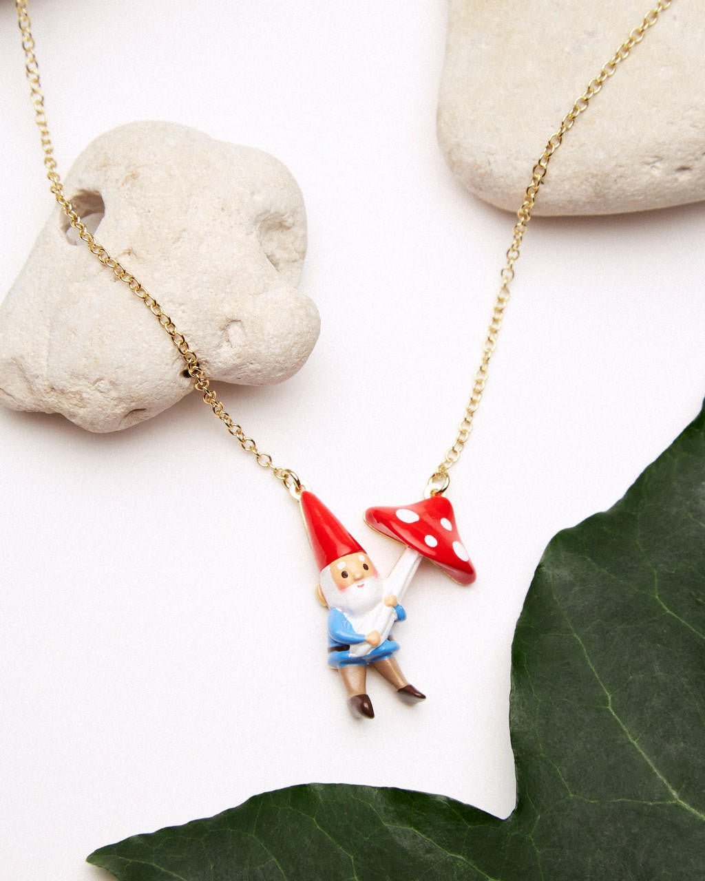 Garden Gnome And Mushroom Pendant Necklace | ARCP3091 - Les Nereides