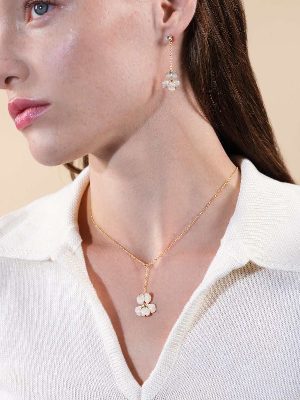Gold Iris Pendant Necklace | ARNF3021 - Les Nereides