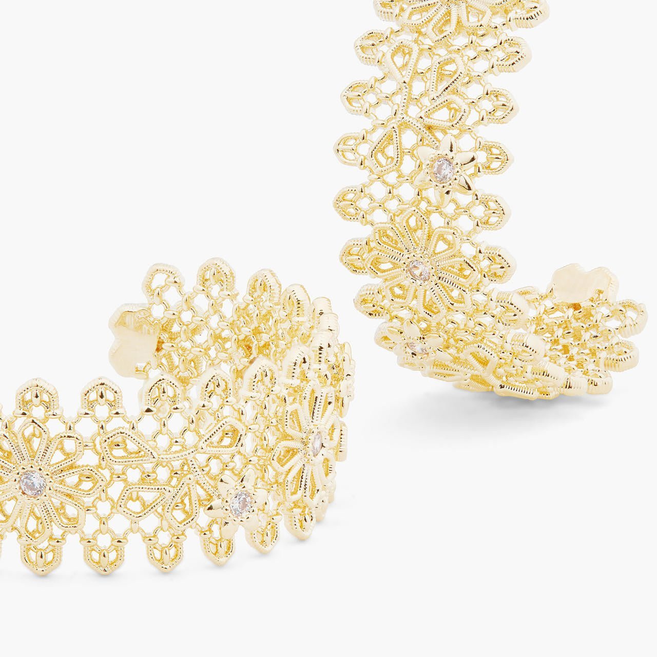Gold Thread Hoop Earrings | ARFO1021 - Les Nereides