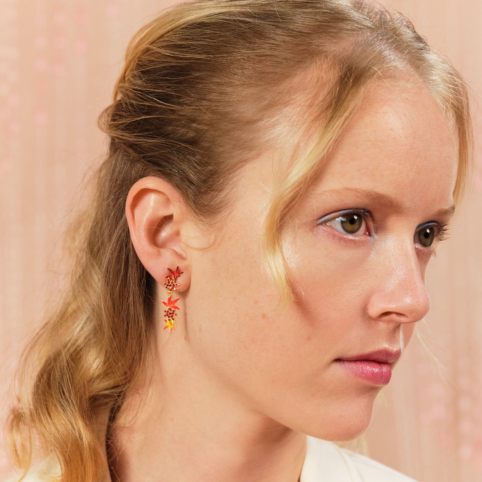 Maple Leaf Dangling Earrings | ASPL1041 - Les Nereides