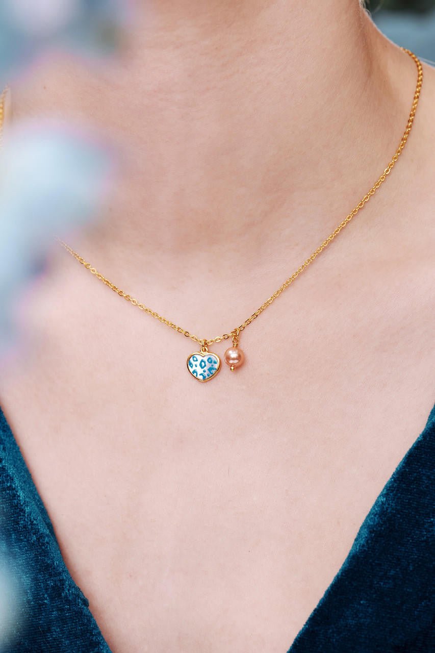 Mother Of Pearl And Pearls Heart Pendant Necklace | AOGL3091 - Les Nereides