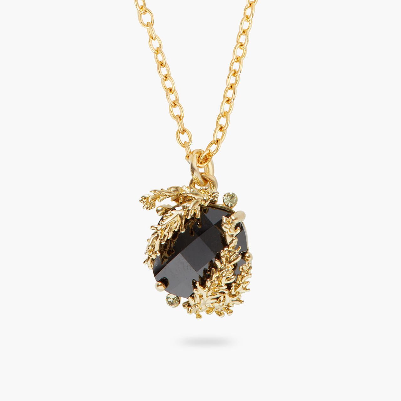 Patchouli Flower And Black Faceted Crystal Pendant Necklace | AQNC3051 - Les Nereides