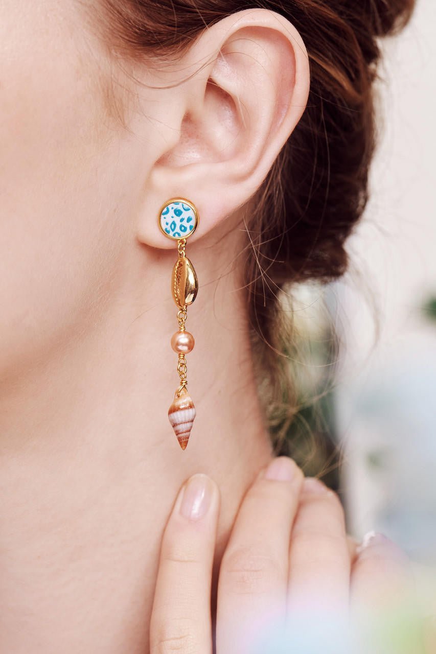 Pearls, Mother Of Pearl And Seashells Pendant Post Earrings | AOGL1091 - Les Nereides
