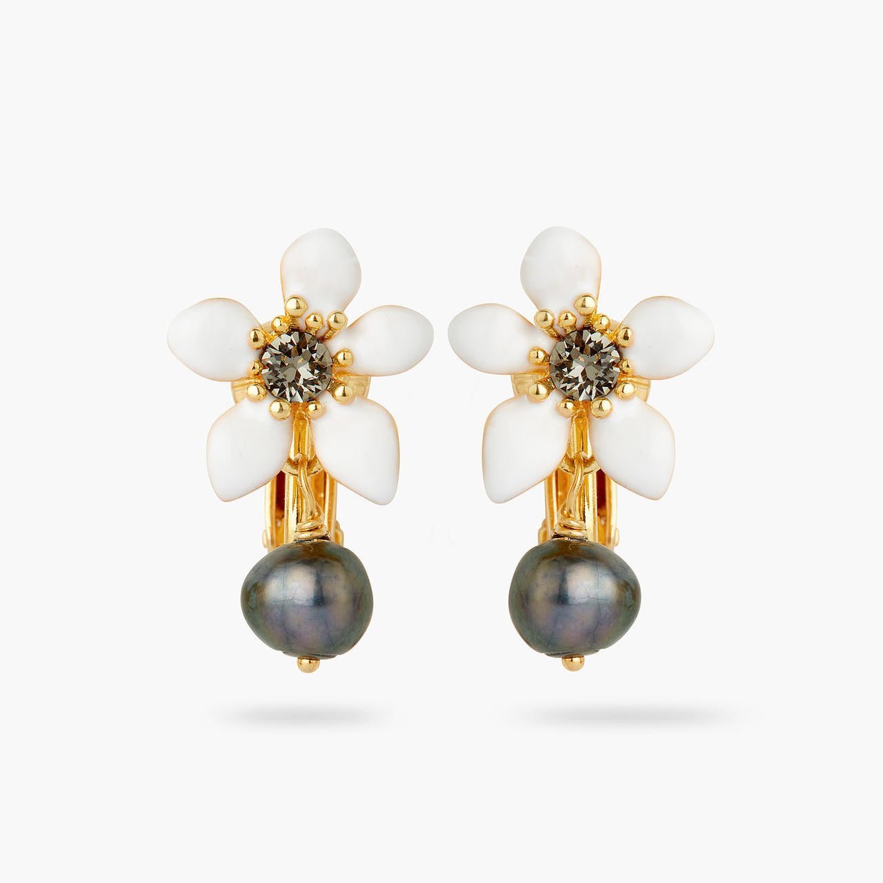 Ranunculus and cultured pearls earrings | AQFN1071 - Les Nereides