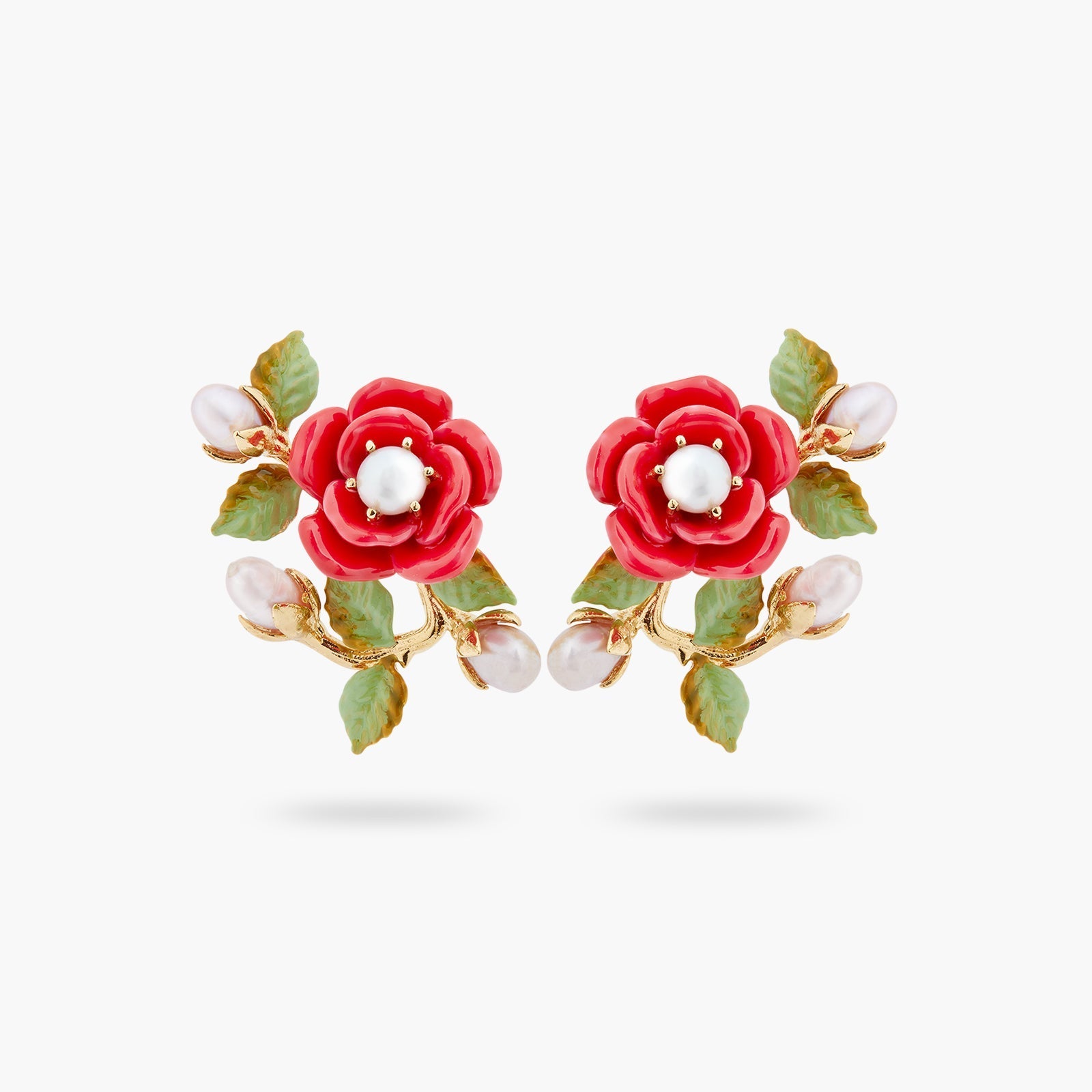Rose branch and cultured pearl earrings | ASAR1081 - Les Nereides