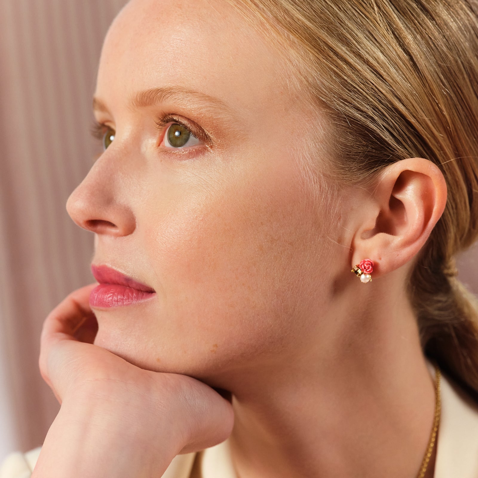 Rose, cultured pearl and crystal drop earrings | ASAR1101 - Les Nereides