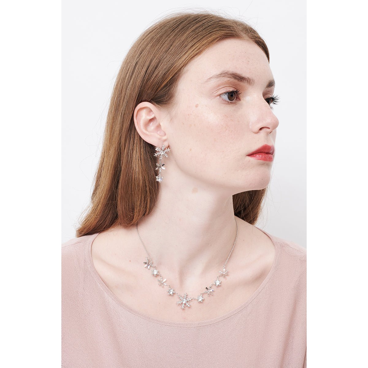 Snowflakes And Crystals Collar Necklace | AMSC3012 - Les Nereides